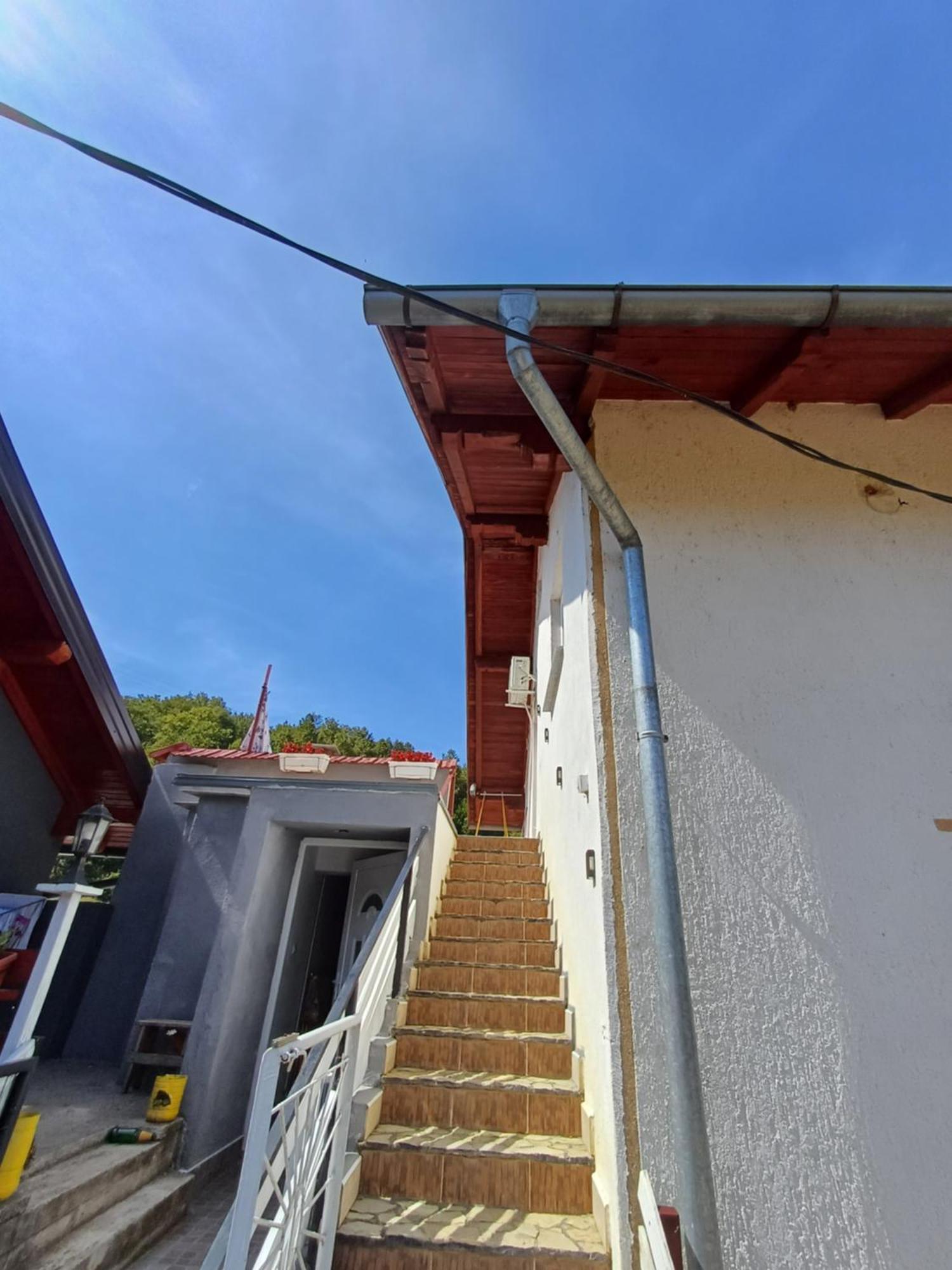 Apartman Denis Una Luzine ภายนอก รูปภาพ